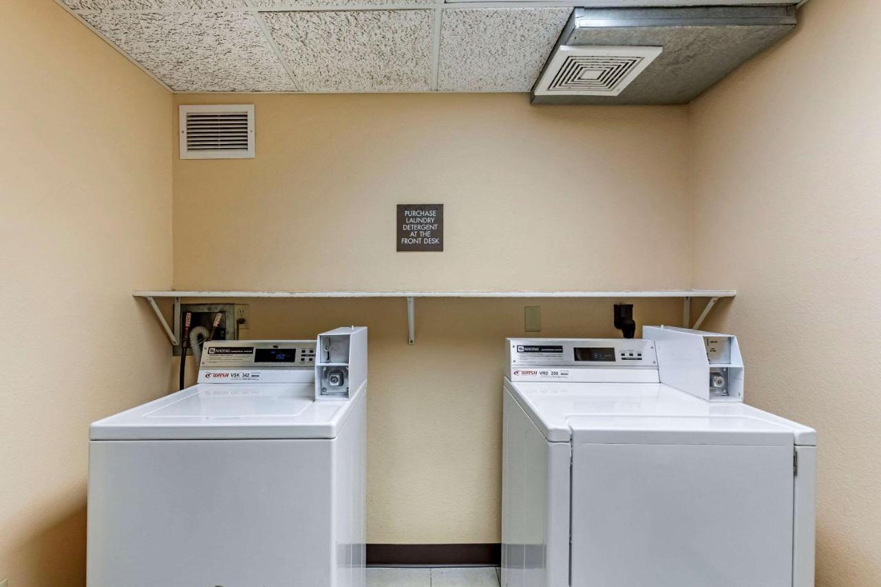 Comfort Inn & Suites Jackson - West Bend Esterno foto