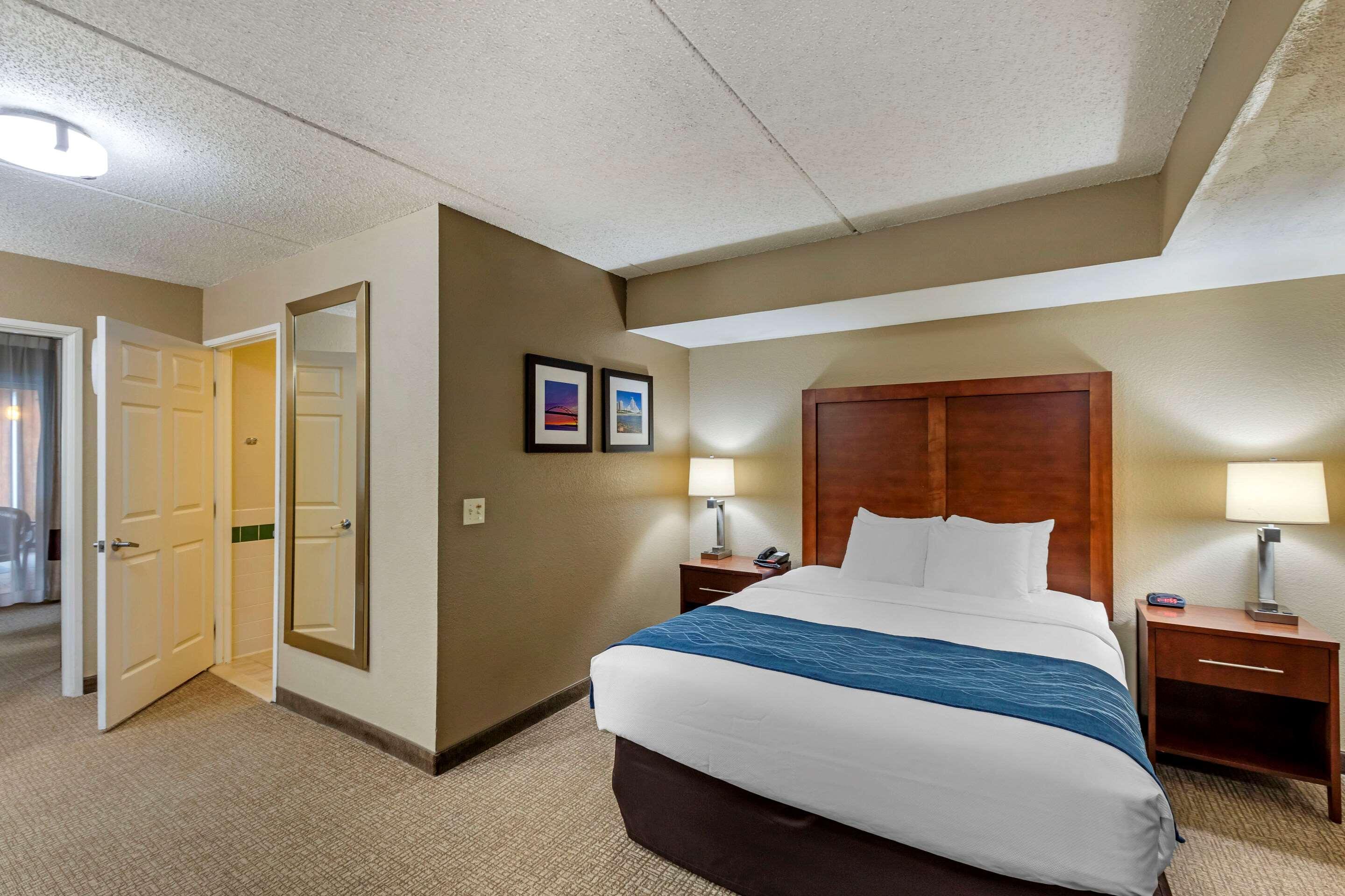 Comfort Inn & Suites Jackson - West Bend Esterno foto