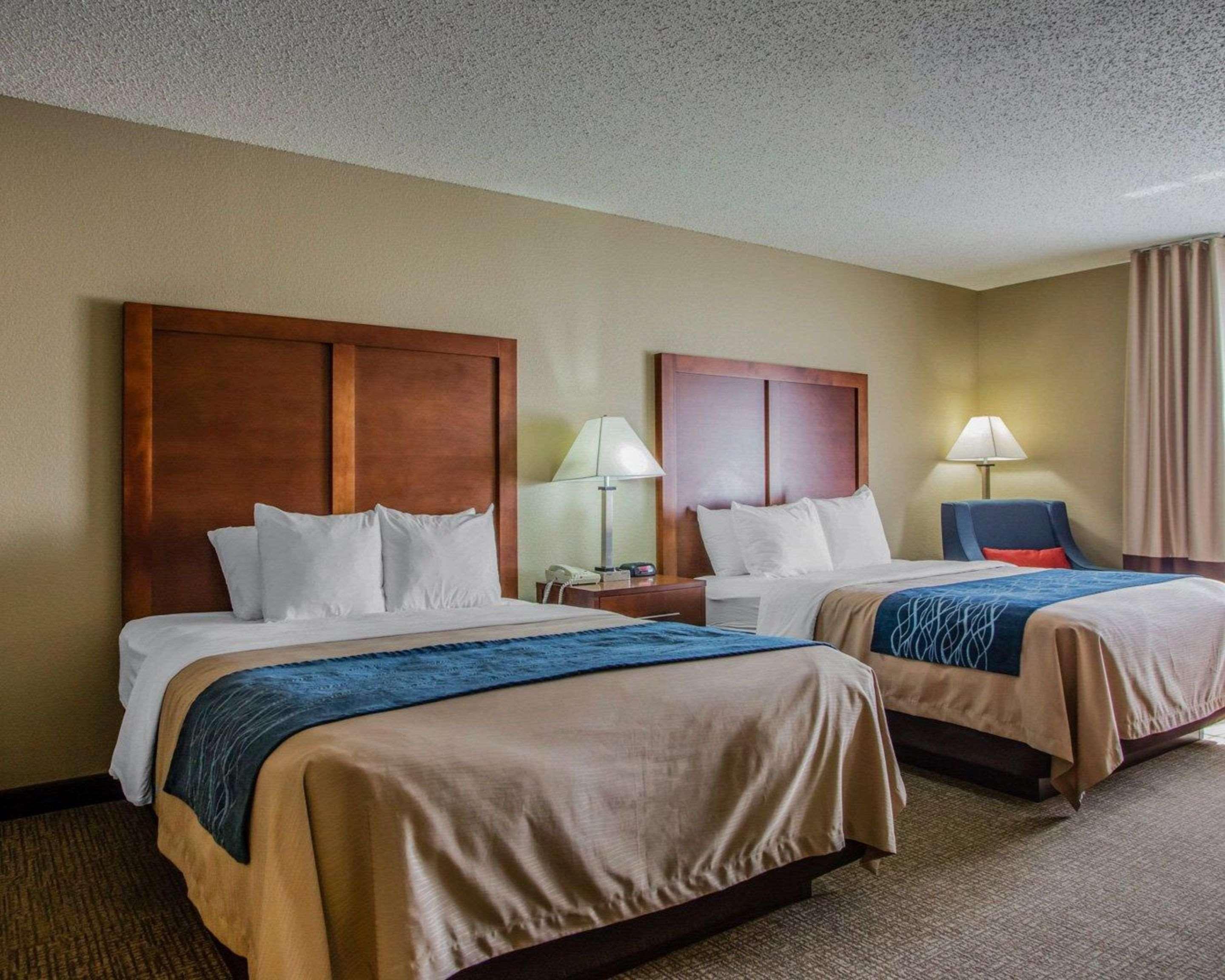 Comfort Inn & Suites Jackson - West Bend Esterno foto