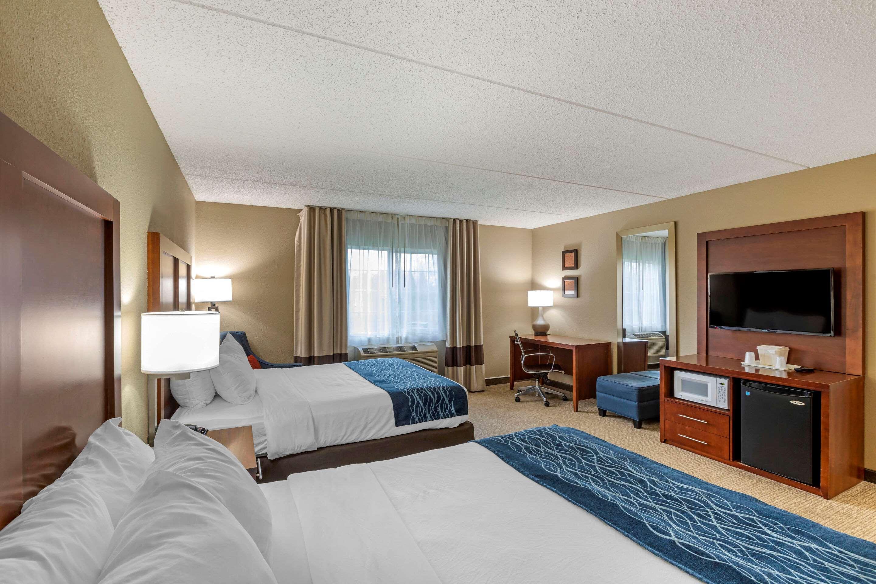 Comfort Inn & Suites Jackson - West Bend Esterno foto