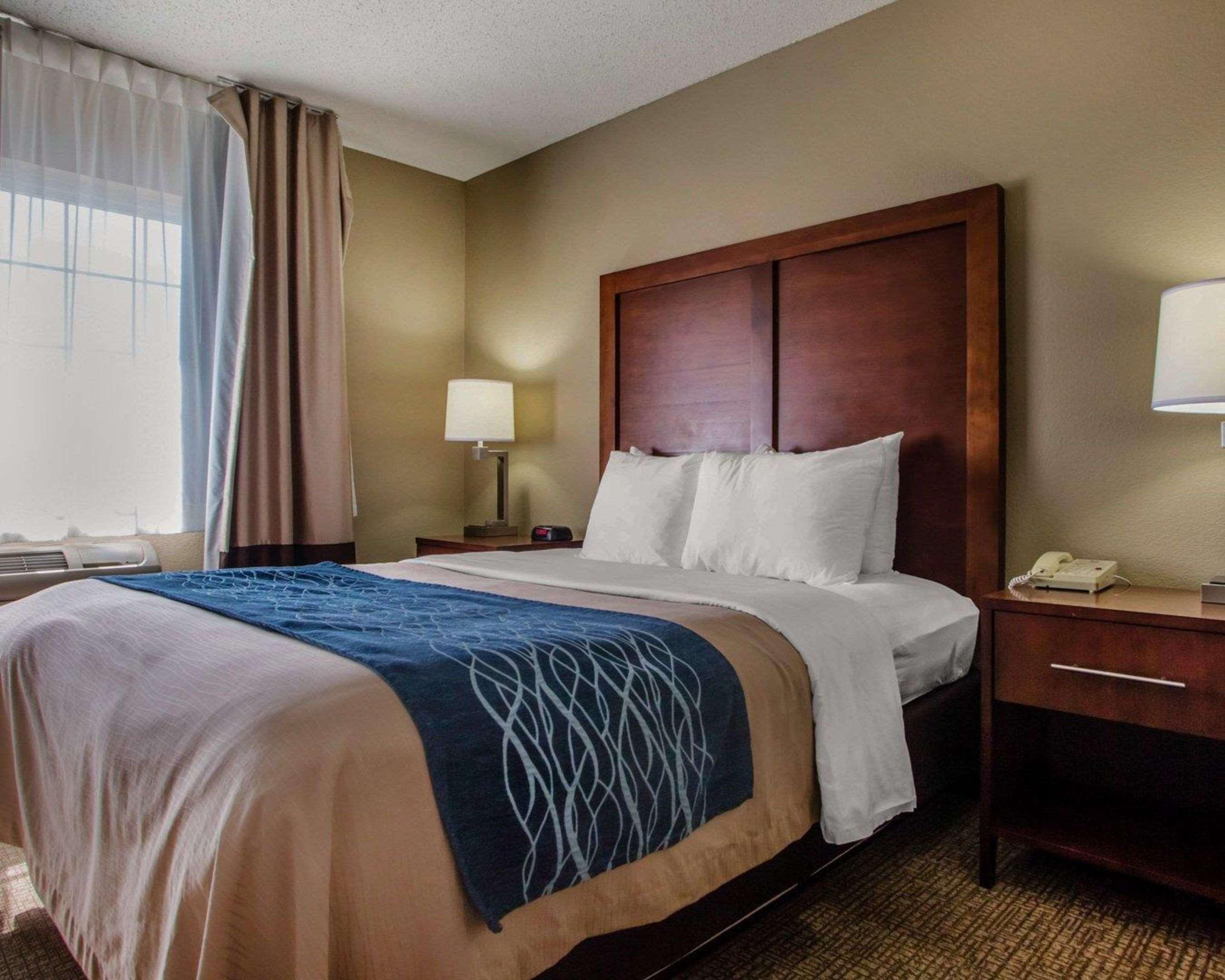 Comfort Inn & Suites Jackson - West Bend Esterno foto