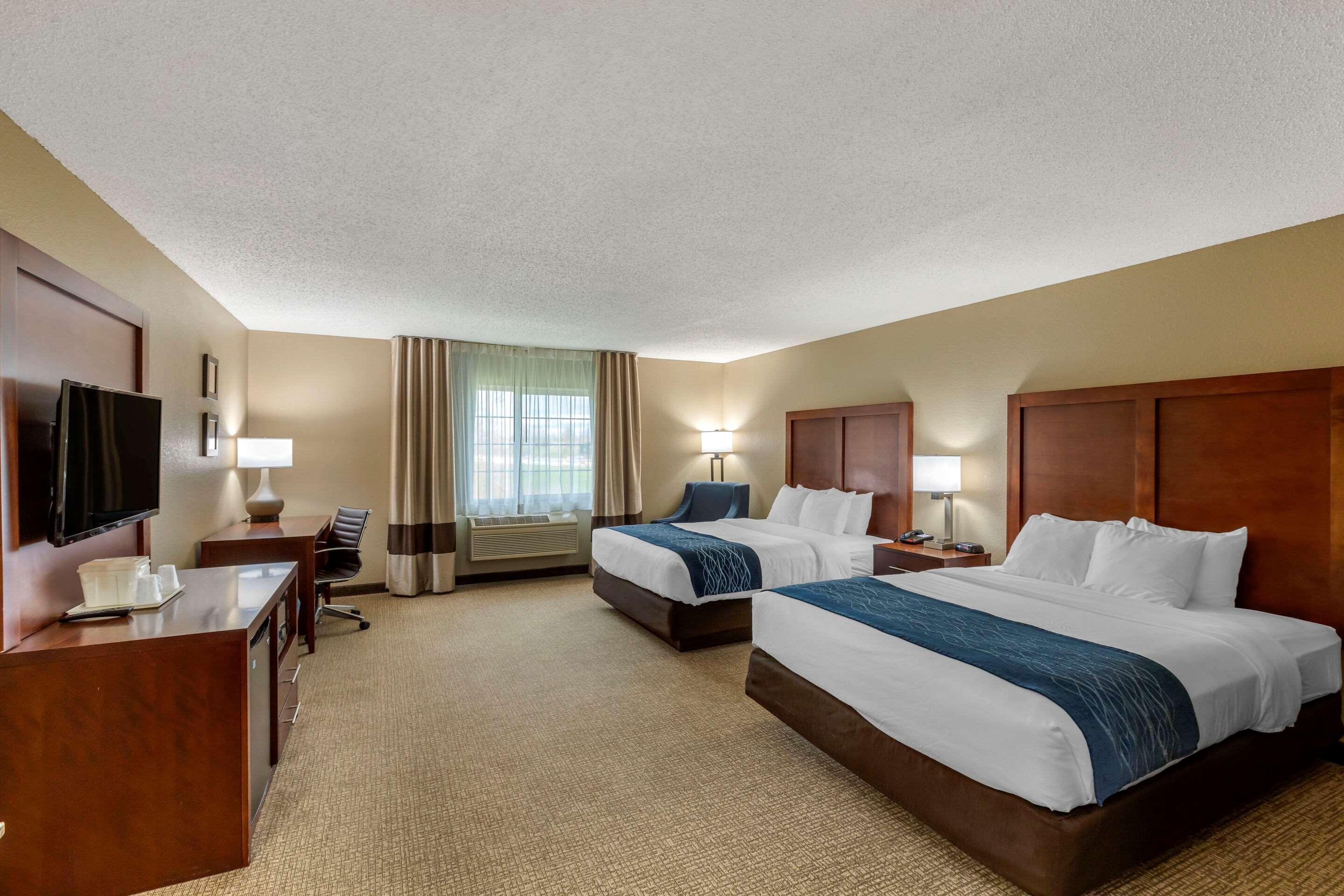 Comfort Inn & Suites Jackson - West Bend Esterno foto
