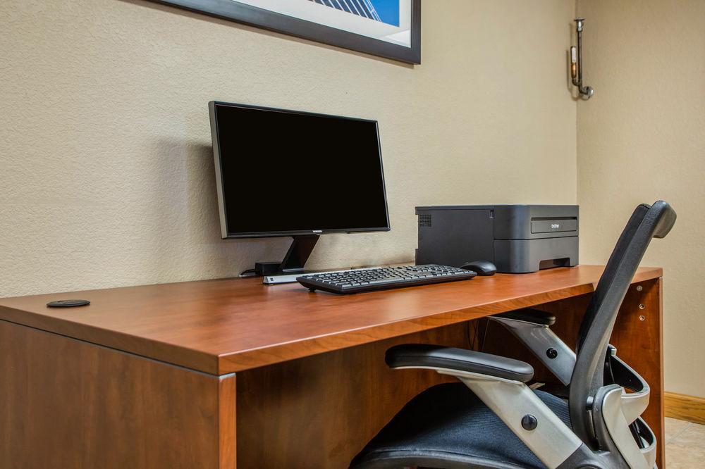 Comfort Inn & Suites Jackson - West Bend Esterno foto