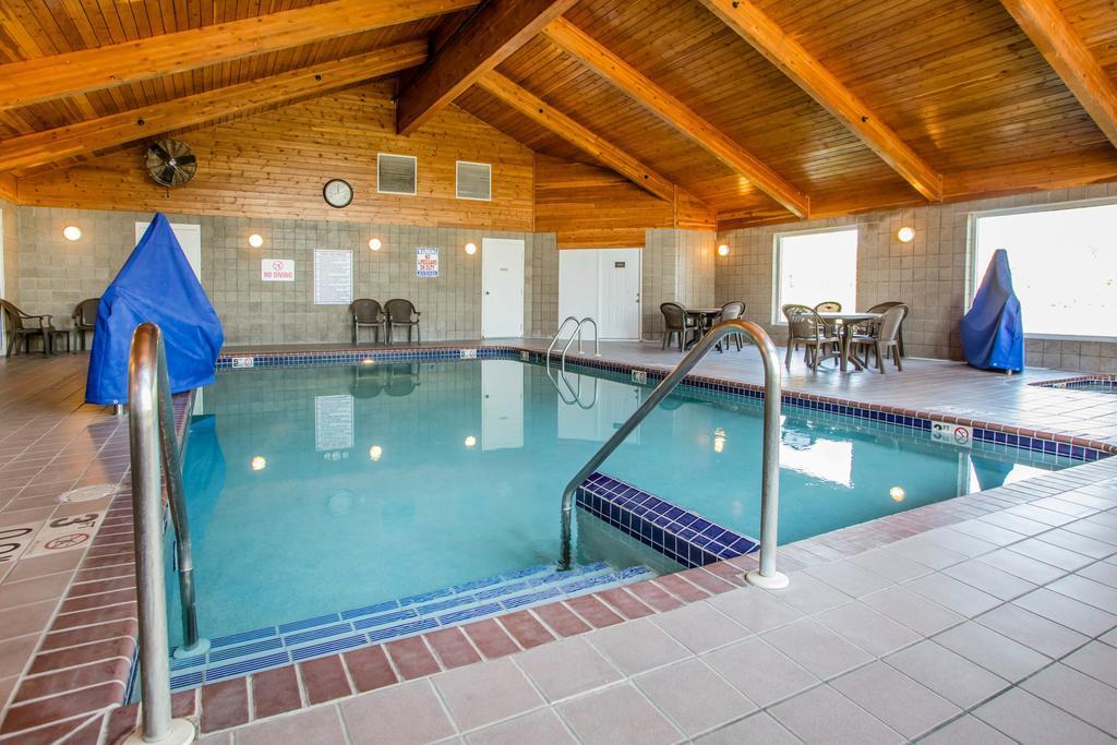 Comfort Inn & Suites Jackson - West Bend Esterno foto