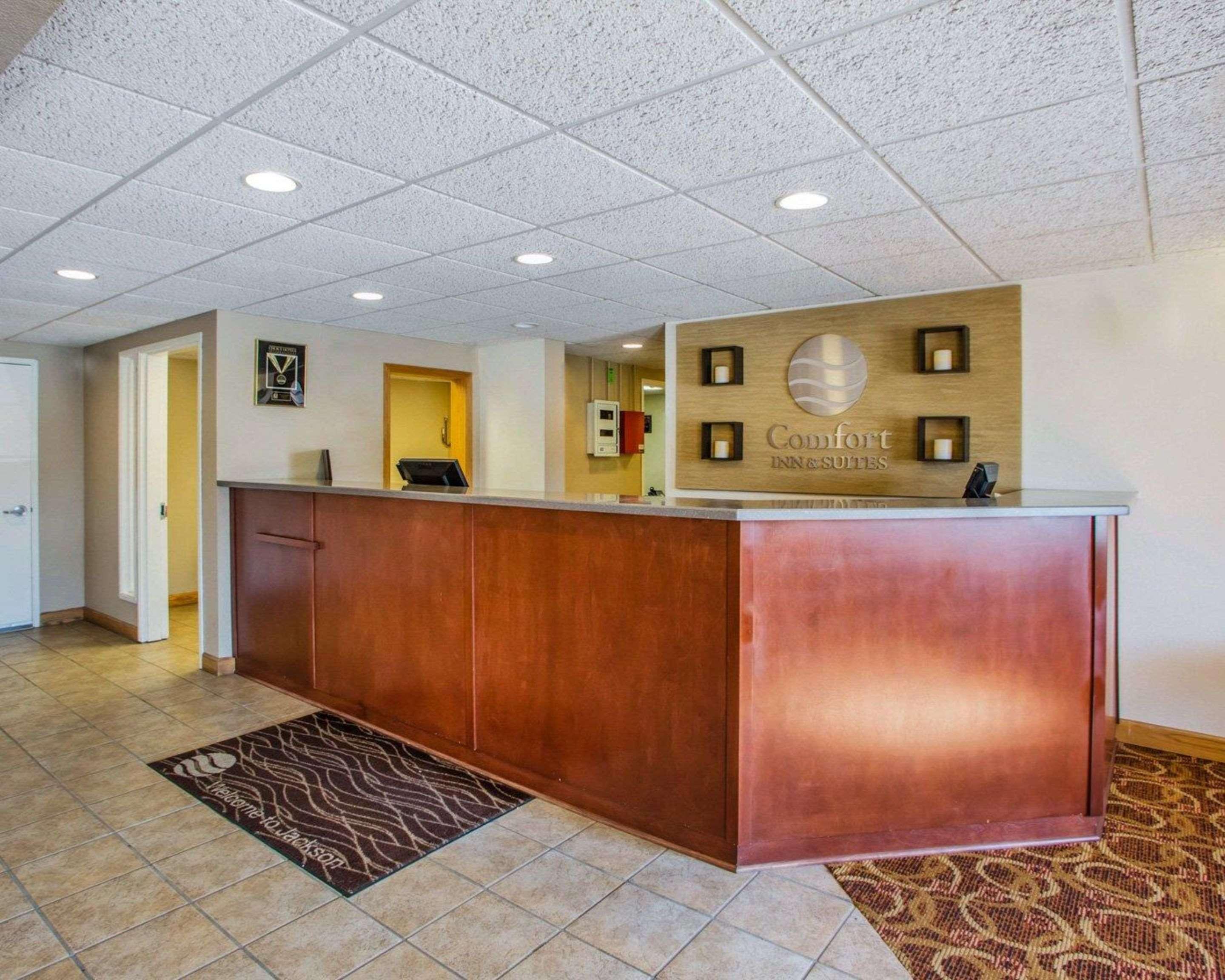 Comfort Inn & Suites Jackson - West Bend Esterno foto