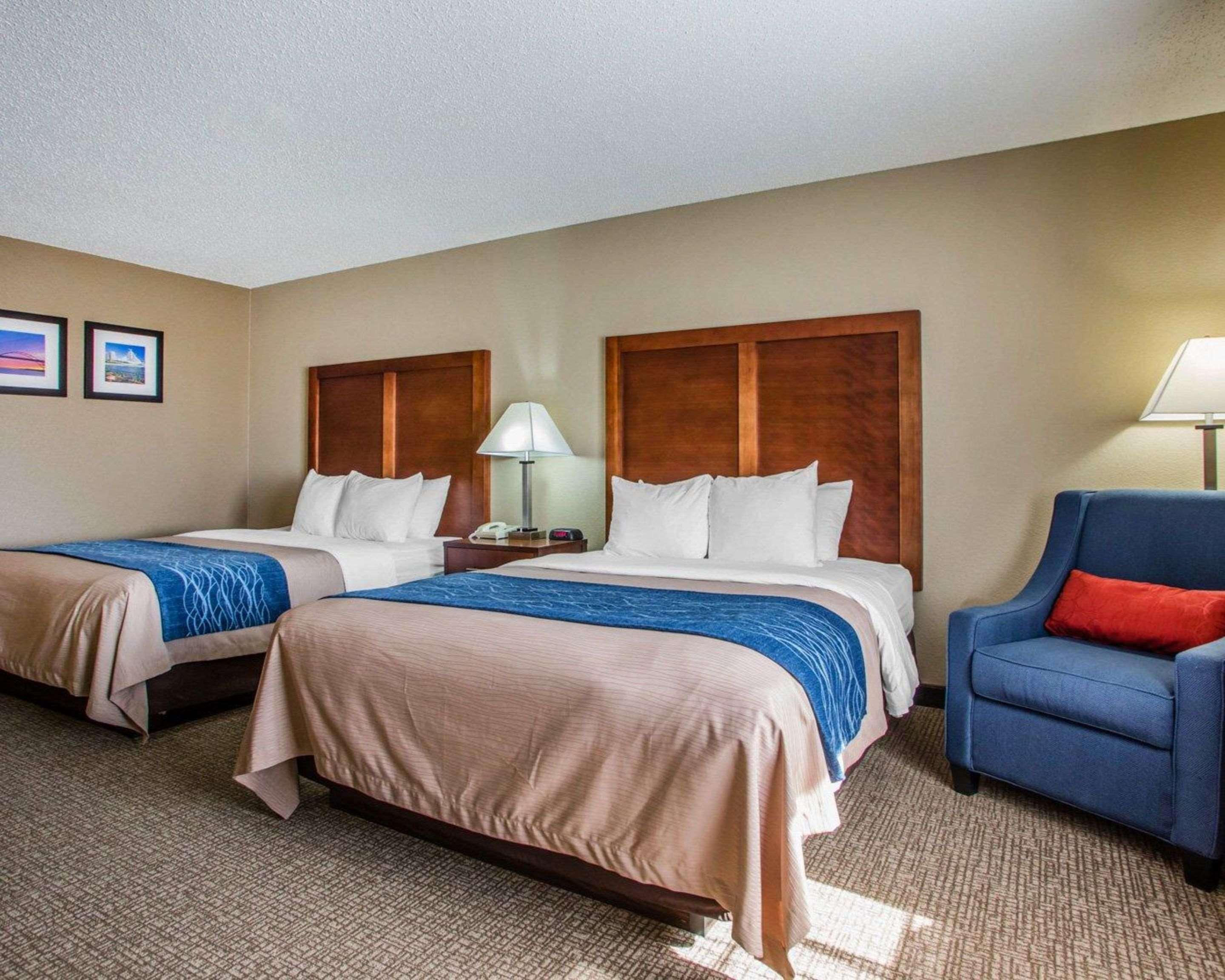 Comfort Inn & Suites Jackson - West Bend Esterno foto