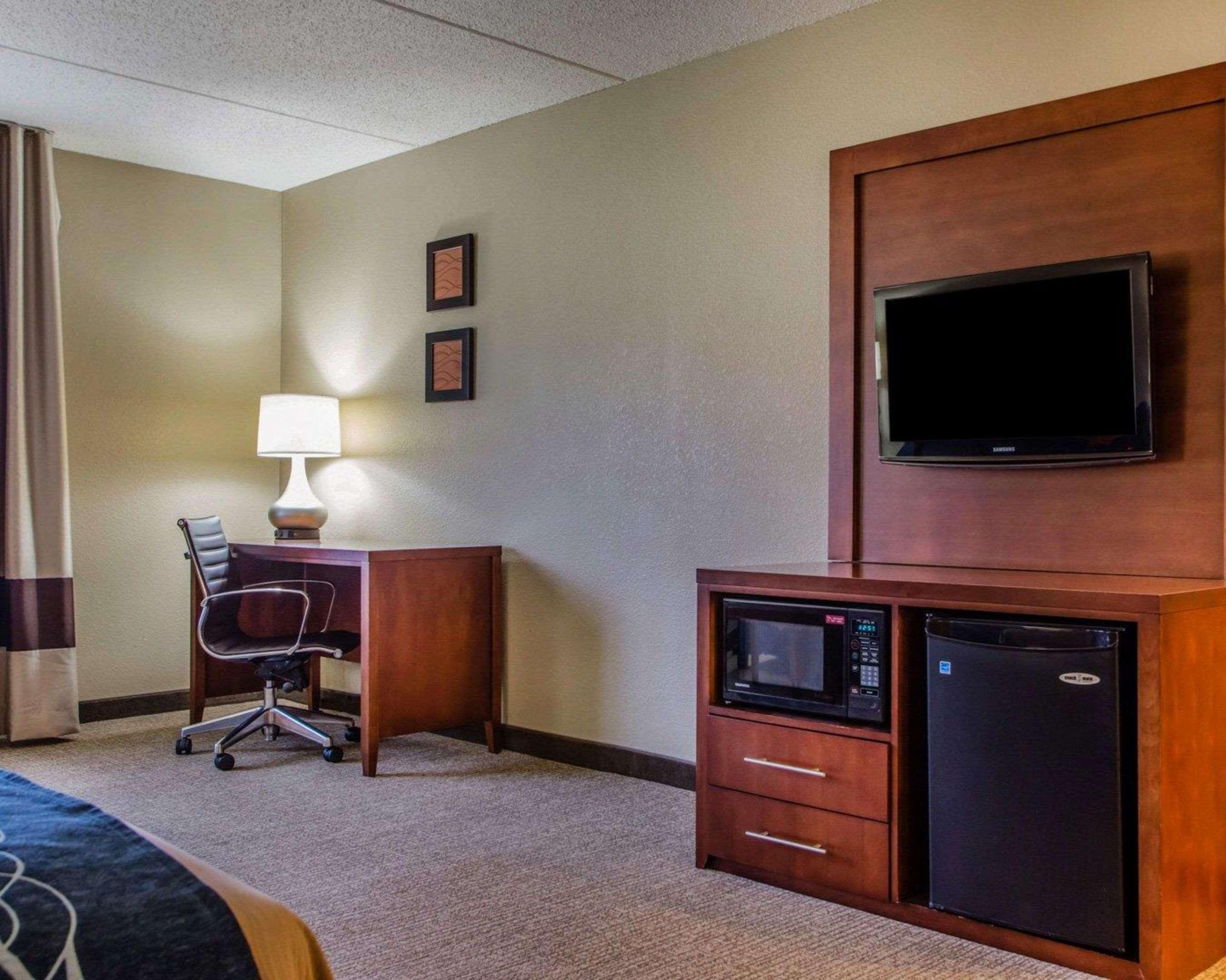 Comfort Inn & Suites Jackson - West Bend Esterno foto