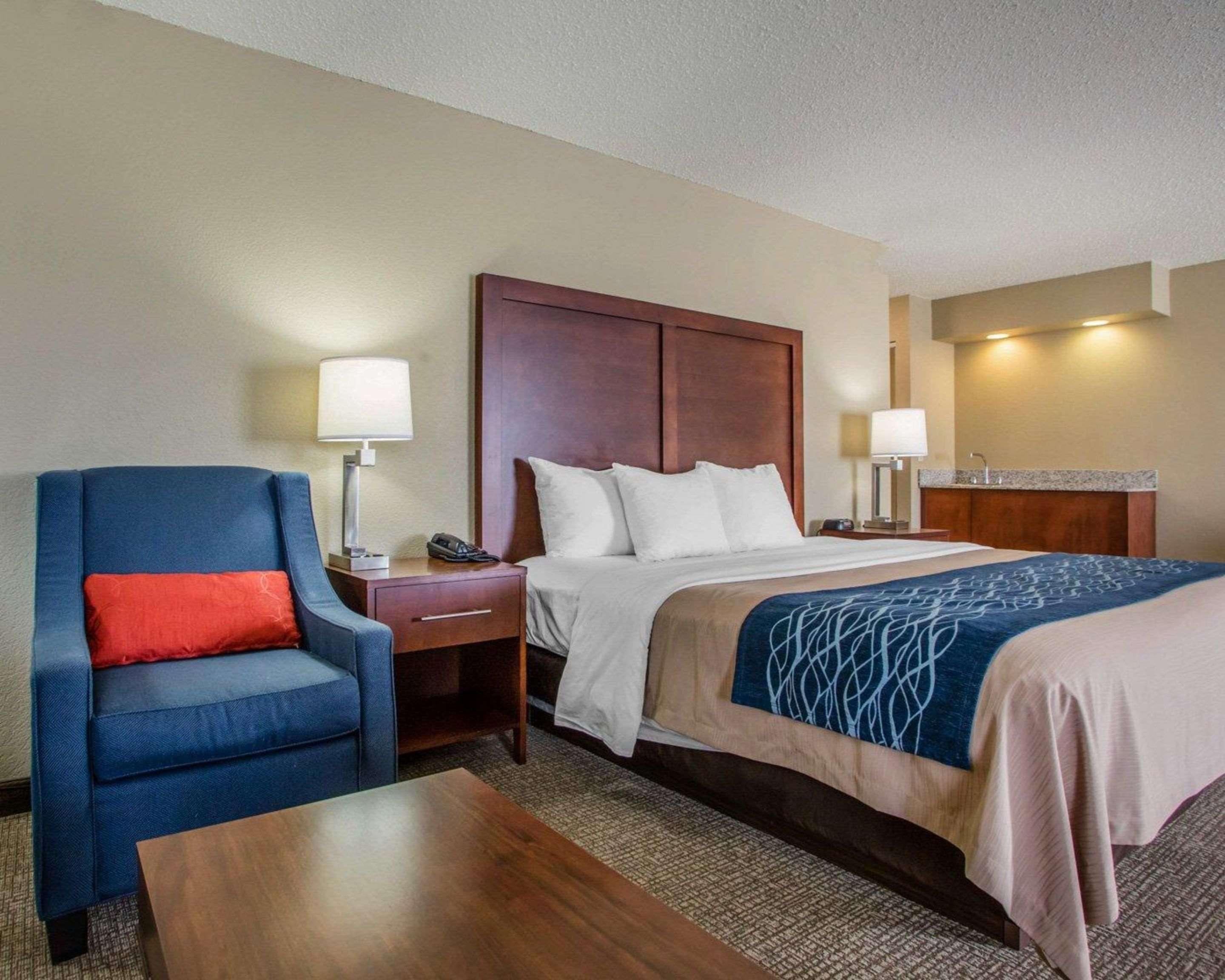 Comfort Inn & Suites Jackson - West Bend Esterno foto