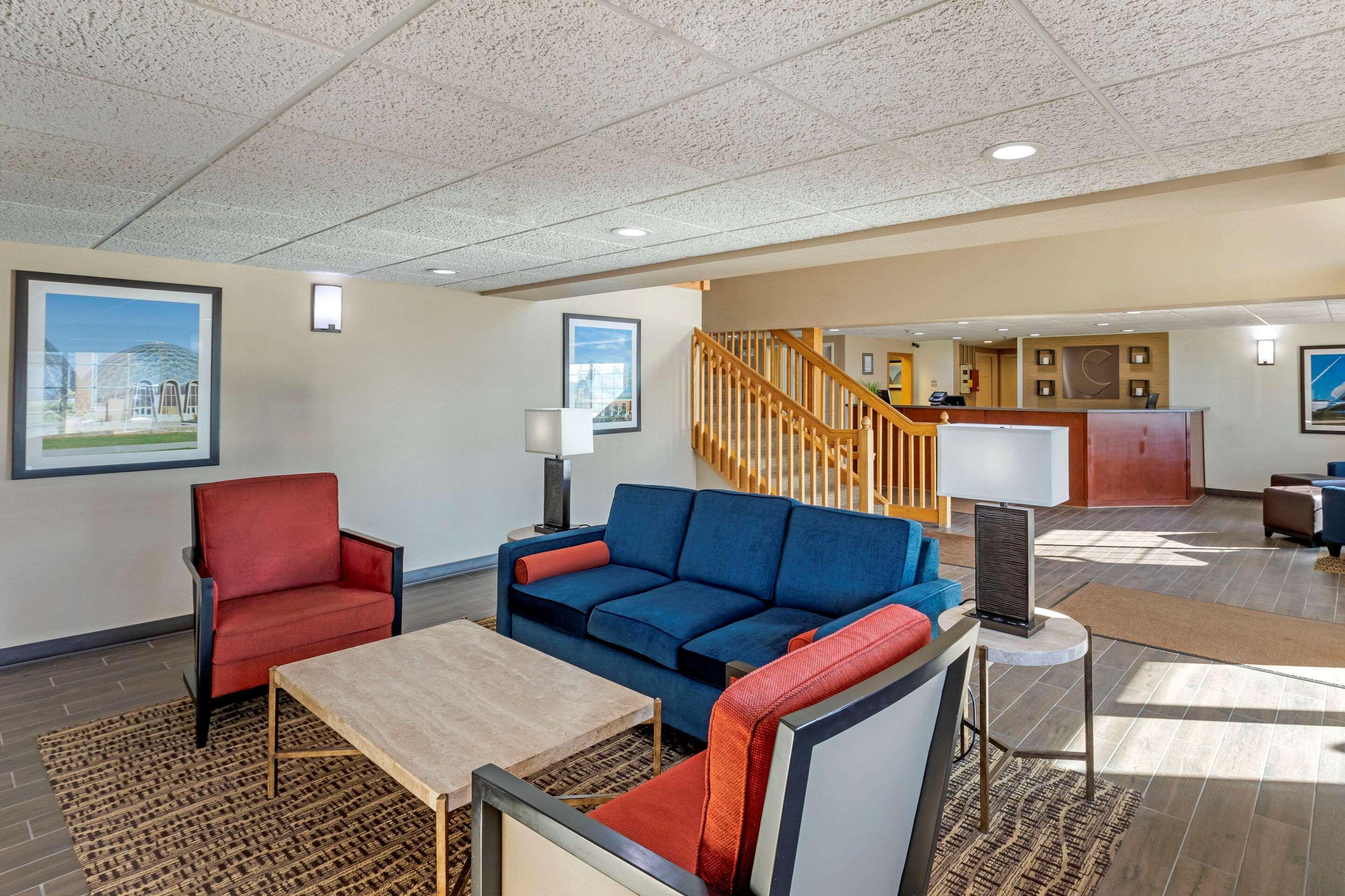 Comfort Inn & Suites Jackson - West Bend Esterno foto