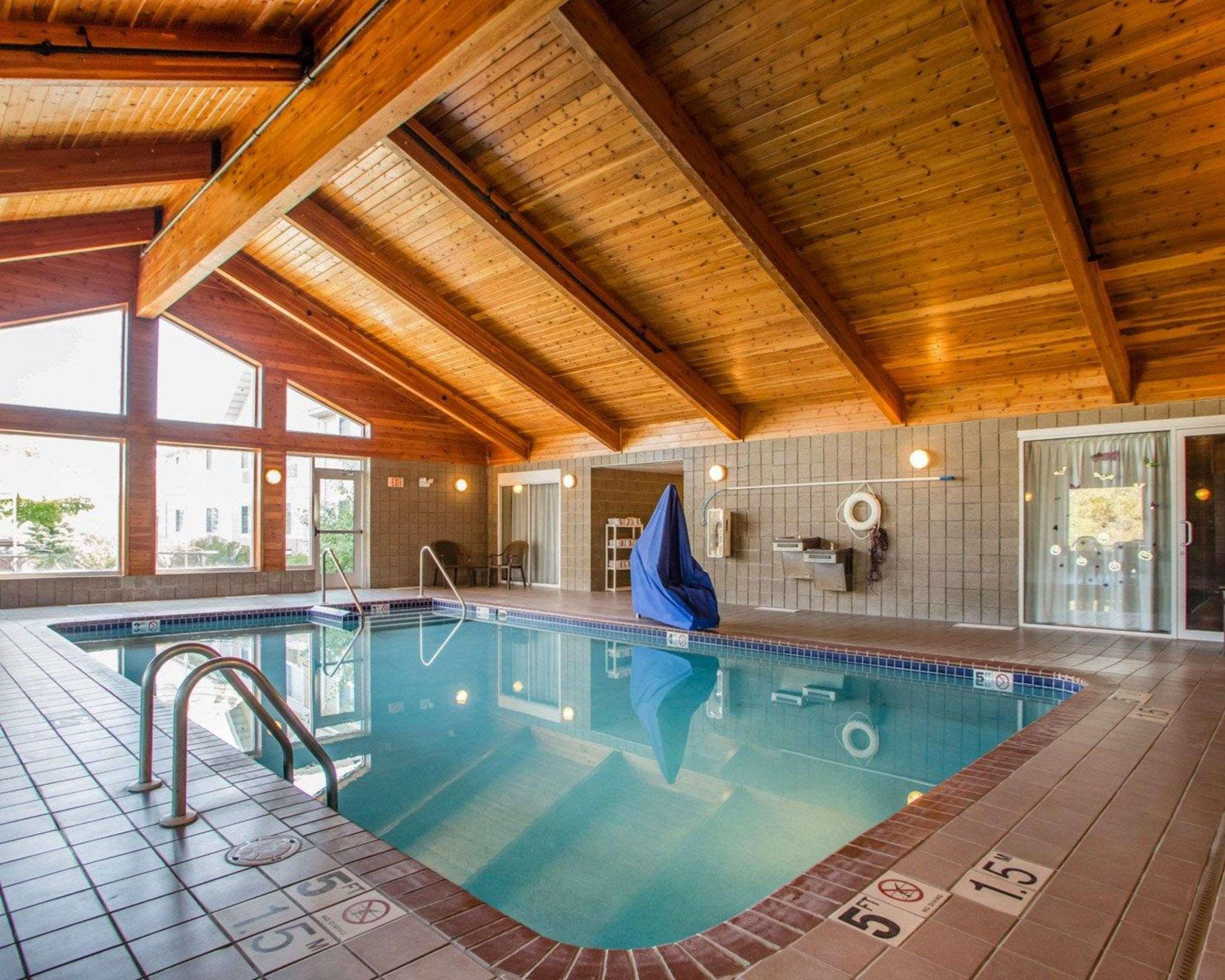 Comfort Inn & Suites Jackson - West Bend Esterno foto